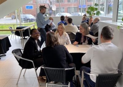 Groupe de travail durant un exercice de mobilisation d'écosystème